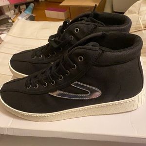 New Tretorn NYLITE HI Tennis Shoes.  39/8/6UK Women’s